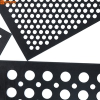 Tôle d'aluminium perforée sur mesure à haute ouverture, à petits trous hexagonaux, pour le refroidissement des racks de serveurs et les grilles d'enceintes