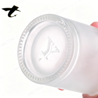Bouteille de vin en cristal personnalisée de 700 ml avec bouchon en liège, surface givrée, option de gravure pour les spiritueux et les liqueurs - Livraison rapide