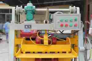 Máquina <span class=keywords><strong>de</strong></span> fabricación <span class=keywords><strong>de</strong></span> ladrillos para pavimentación, bloque <span class=keywords><strong>de</strong></span> <span class=keywords><strong>8</strong></span> agujeros, precios en Ghana, Etiopía, máquina <span class=keywords><strong>de</strong></span> fabricación <span class=keywords><strong>de</strong></span> bloques <span class=keywords><strong>de</strong></span> cubierta neumática - Product Image 3