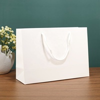 Sacs en papier personnalisés avec logo sur mesure, sacs de shopping en papier de luxe avec poignée en ruban pour les cadeaux de mariage et les sacs cadeaux pour événements spéciaux