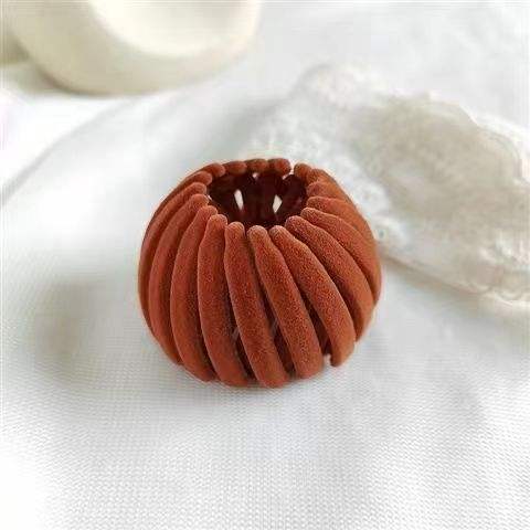 กำมะหยี่สีส้ม