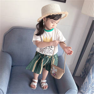 Conjunto de Ropa para Bebé de Moda Infantil de Dos Piezas: Camisetas con Banda Metálica y Pantalones Convertibles para Ejercicio - Product Image 1