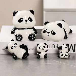 Juego de Adornos de Cerámica con Diseño de Panda de Dibujos Animados, Estilo Moderno y Minimalista para Sala de Estar o Escritorio - Product Image 1