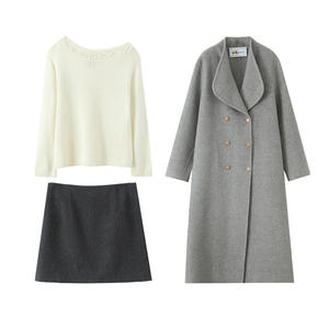 Pull en tricot à épaules dénudées pour femmes grandes tailles Runqi, blanc, couleur unie, avec étiquette N9297 - Product Image 1