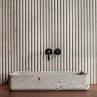 Nouvelle conception de carreaux de marbre beige travertin à rainures courbes, pierre concave à cannelures, carreaux de travertin cannelés pour buffet