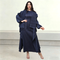 Ensemble 2 pièces plissé uni sur mesure pour femmes musulmanes modestes, robe longue à manches longues et gilet long ouvert sur le devant, tenue Abaya quotidienne