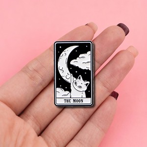 Broche personnalisée en émail noir, style dessin animé, antique et moderne, motif Carte de <span class=keywords><strong>la</strong></span> <span class=keywords><strong>Mort</strong></span> XIII, gothique et occulte, vente en gros - Product Image 4