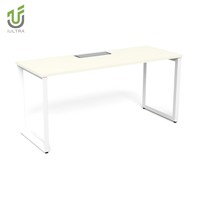 Bureau de direction moderne en bois, design minimaliste, caractéristiques écologiques, garantie 10 ans, inclut un panneau de modestie et un passage de câbles