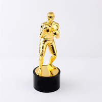 Chine fabricant personnalisé polyresin muscle sculpture figure statue trophées et médailles prix résine souvenir bodybuilding trophée