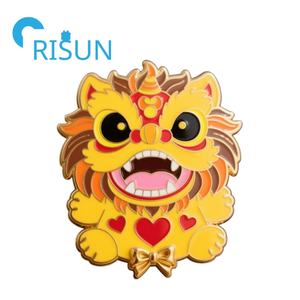 Alfileres de esmalte duro suave de León chino divertido de fábrica, broche de Pin de solapa de León de Año Nuevo <span class=keywords><strong>Lunar</strong></span>, insignia de Pin de esmalte de danza de León chino personalizada - Product Image 4