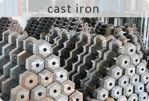 دمبسة سداسية الحديد الزهر عالية الجودة مطلية بالمطاط الأسود صديقة للبيئة مصممة خصيصًا للأوزان الحرة للصالات الرياضية - Product Image 3