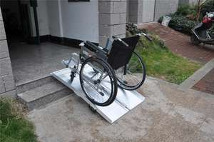 <span class=keywords><strong>Rampe</strong></span> métallique de chargement de fauteuil roulant en aluminium pliable portable et léger pour les escaliers. - Product Image 6
