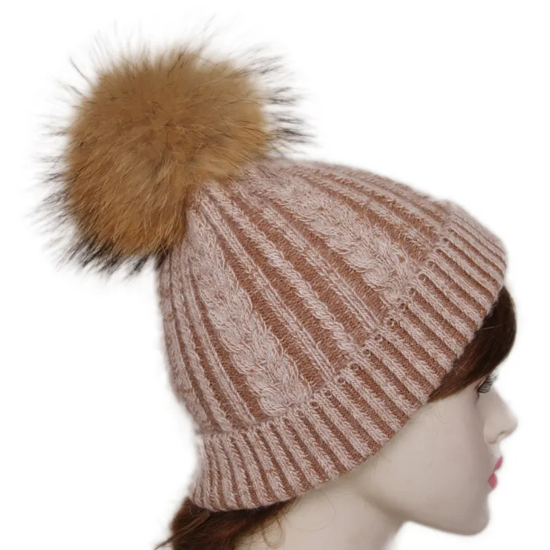 Moda kablo örme kasketleri ayrılabilir rakun kürk pom pom erkekler kadınlar kış şapka