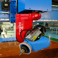 Machine de gravure sur bois CNC 5 axes haute précision 360 °   Rotation pour le fraisage avant, arrière et inférieur