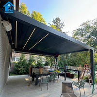 Pergola moderne motorisée en aluminium Sweet Home avec toit à lames orientables, imperméable, écologique, gazebo extérieur bioclimatique pour balcon et terrasse