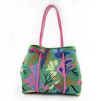 Harga grosir tas jinjing wanita tas pantai berlubang Neoprene desain kustom tas jinjing