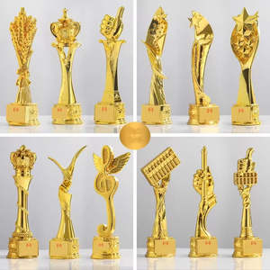 الأكثر مبيعًا هدايا تذكارية ذهبية مبتكرة ومطلية بالكريستال من الراتنج - Product Image 4