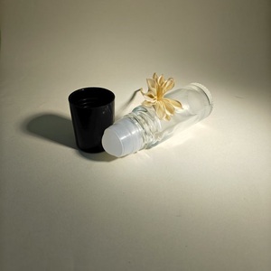 Hot Bán Cao Cấp Rõ Ràng <span class=keywords><strong>Glass</strong></span> <span class=keywords><strong>Roll</strong></span>-<span class=keywords><strong>On</strong></span> Chai 30Ml Và 50Ml Kích Thước Cho Nước Hoa Khử Mùi Tinh Dầu Và Khuếch Tán - Product Image 2