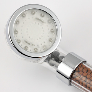 Pomme de <span class=keywords><strong>douche</strong></span> à main à filtre à haute pression à 3 fonctions avec lumière LED Salle de bain Spa Pomme de <span class=keywords><strong>douche</strong></span> de luxe - Product Image 2