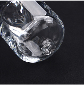 Flacone Spray Vuoto in Vetro Trasparente da 100ml con Base Vulcanica, Ricaricabile, al Miglior Prezzo - Product Image 4