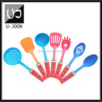 UJ-KT289 Ensemble d'ustensiles de cuisine en nylon 7 pièces avec poignée en forme de pastèque