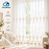 Voilages brodés blancs de qualité hôtelière, motif damassé aérien et doux pour la décoration intérieure des fenêtres de salon d'hôtel