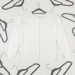 LINDON Lot de 100 <span class=keywords><strong>cintres</strong></span> en <span class=keywords><strong>velours</strong></span> antidérapant E-commerce Bestseller Cintre flocage coloré personnalisé - Product Image 5