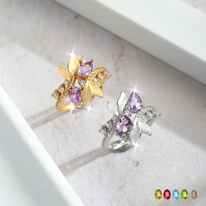 Bagues de mariage modernes élégantes en argent sterling 925 plaqué or, ajustables, avec pierres naturelles 4*6mm, motif feuille brossée et sertissage à griffes - Product Image 3