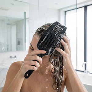 Brosse à cheveux premium pour le brushing et le coiffage, design incurvé unique avec des fonctionnalités personnalisables - Product Image 2