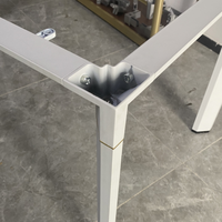 Cadre de bureau/table moderne en aluminium blanc thermolaqué, hauteur réglable, pieds chromés, connecteurs noirs, taille personnalisable, mobilier