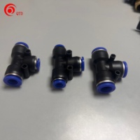 Conector Neumático Rápido para Manguera, Superficie Lisa de PP, Codo en Ángulo Recto de 90 Grados Tipo L, Marca QTD, Estándar DIN, Certificado ISO 9000