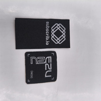 Étiquette RFID tissée en tissu à double puce UHF NFC pour vêtements, baskets, chapeaux