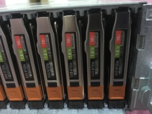 D4-2s10-1800 Dellemcunity 1.8tb 005053155 005053154 005053365 005053362 Dellemcunity Xt 1.8tb Sas - Product Image 4
