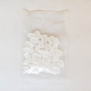 50 ชิ้น ชุดซ่อมฟันชั่วคราว วีเนียร์เรซิ่น A1 A2 ฟันปลอมเครื่องสำอาง ปิดช่องว่างฟันแตก เพื่อรอยยิ้มสวยงามทันที DIY - Product Image 1