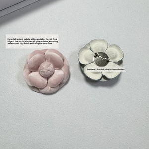 Suqi Novo Estilo Broche de Flor de Tecido de Veludo Camélia de 6cm de Alta Qualidade para Casamento - Product Image 3