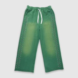 Completo Sportivo Personalizzato Due Pezzi: Felpa con Cappuccio con Zip e Strass Effetto Acido e Pantaloni della Tuta Larghi da Uomo, Set Oversize Pesante - Product Image 3