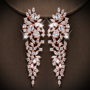 Vente en gros de nouvelles boucles d'oreilles de fiançailles tendance pour femmes bijoux de boucles d'oreilles en cristal blanc pour la mariée - Product Image 6
