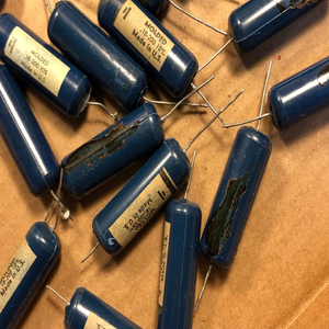 Nuovo Stock Originale Pronto per la Spedizione: 30 Condensatori Vintage Blu da .18 µF 200V per Chitarra, Tondi da .2 a .22, Lotto - Product Image 3