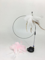 Jouet interactif pour chat à ventouses puissantes, avec fil long, pointe en roseau, plume et clochette, anti-morsure, pour stimuler l'activité des animaux de compagnie