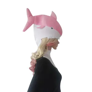 قبعات إبداعية إبداعية لحفلات الكرنفال مصنوعة من القطيفة المحشوّة على شكل حيوان سمكة القرش المجنون