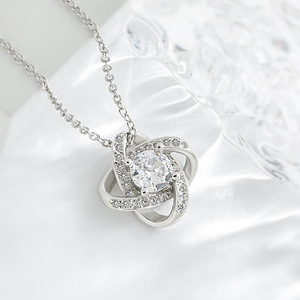 Colar com Pingente Delicado Banhado a Ouro 18K com Zircônia Cúbica para Mulheres, Presente para Festivais e Feriados, Atacado, Amostra Disponível - Product Image 4