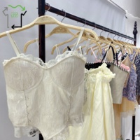 Venta al por mayor de camisolas de tirantes finos para mujer, estilo coreano Y2K, pacas de ropa usada de primera calidad para exportación, proveedor de ropa de mujer, venta a granel.