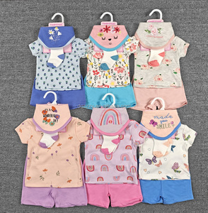 Prix d'usine – Nouveauté <span class=keywords><strong>été</strong></span> : Ensemble 4 pièces en coton pour <span class=keywords><strong>nouveau</strong></span>-<span class=keywords><strong>né</strong></span> (T-shirt, short, chaussettes, bavoirs) – Vente en gros, couleur personnalisable, tendance - Product Image 2