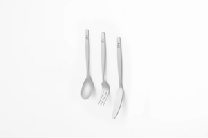 ชุดช้อนส้อมไทเทเนียมแบบมืออาชีพ  ใช้ซ้ำได้ เป็นมิตรต่อสิ่งแวดล้อม เหมาะสำหรับการตั้งแคมป์ เดินป่า ชุดอุปกรณ์รับประทานอาหารกลางแจ้ง พร้อมตัวเลือกที่ปรับแต่งได้ - Product Image 2