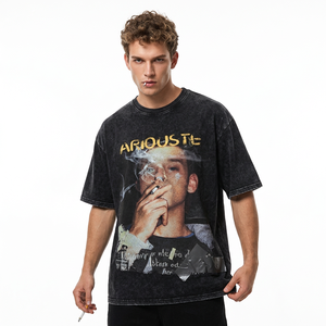 Camiseta de Hombre Estilo Americano, Lavada, Holgada, Casual, de Manga Corta, Veraniega, Moderna, Vintage, con Estampado Desgastado y Cuello Redondo - Product Image 1