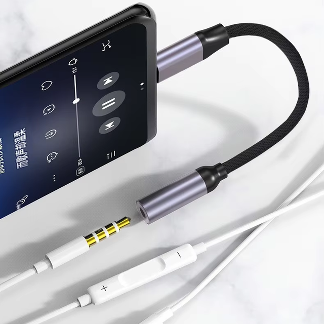 USB-C to 3.5mm Audio Adapter 90° Elbow DAC Dongle Hi-Fi Sound for Phone Pad PC Tablet, E-Sports Gaming Call Music