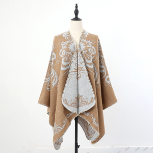 Sciarpa con Spacco per Donna, Elegante Mantella Jacquard Adatta per Viaggi e Tempo Libero - Product Image 3