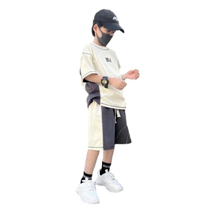 Conjunto de Verão para Meninos 2026 Novo Kit Casual Esportivo de 2 Peças para Crianças Grandes, Camiseta de Manga Curta com Estampa de Letras em Algodão, Atacado, Roupas Combinando para a Família - Product Image 2