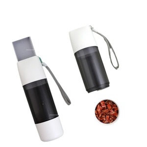 Botella de Agua Portátil para Mascotas, a Prueba de Fugas, para Perros, para Caminar, Hacer Senderismo y Viajar, de Grado Alimenticio - Product Image 2