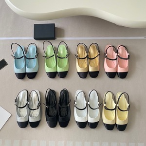 Nouvelle collection Printemps 2026 : Sandales Mary Jane de créateur en peau de mouton ultra douce, couleur Panda, à bout fermé et bride arrière ouverte - Product Image 1
